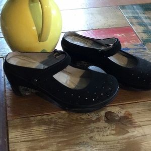 J41 Adventure on Clogs